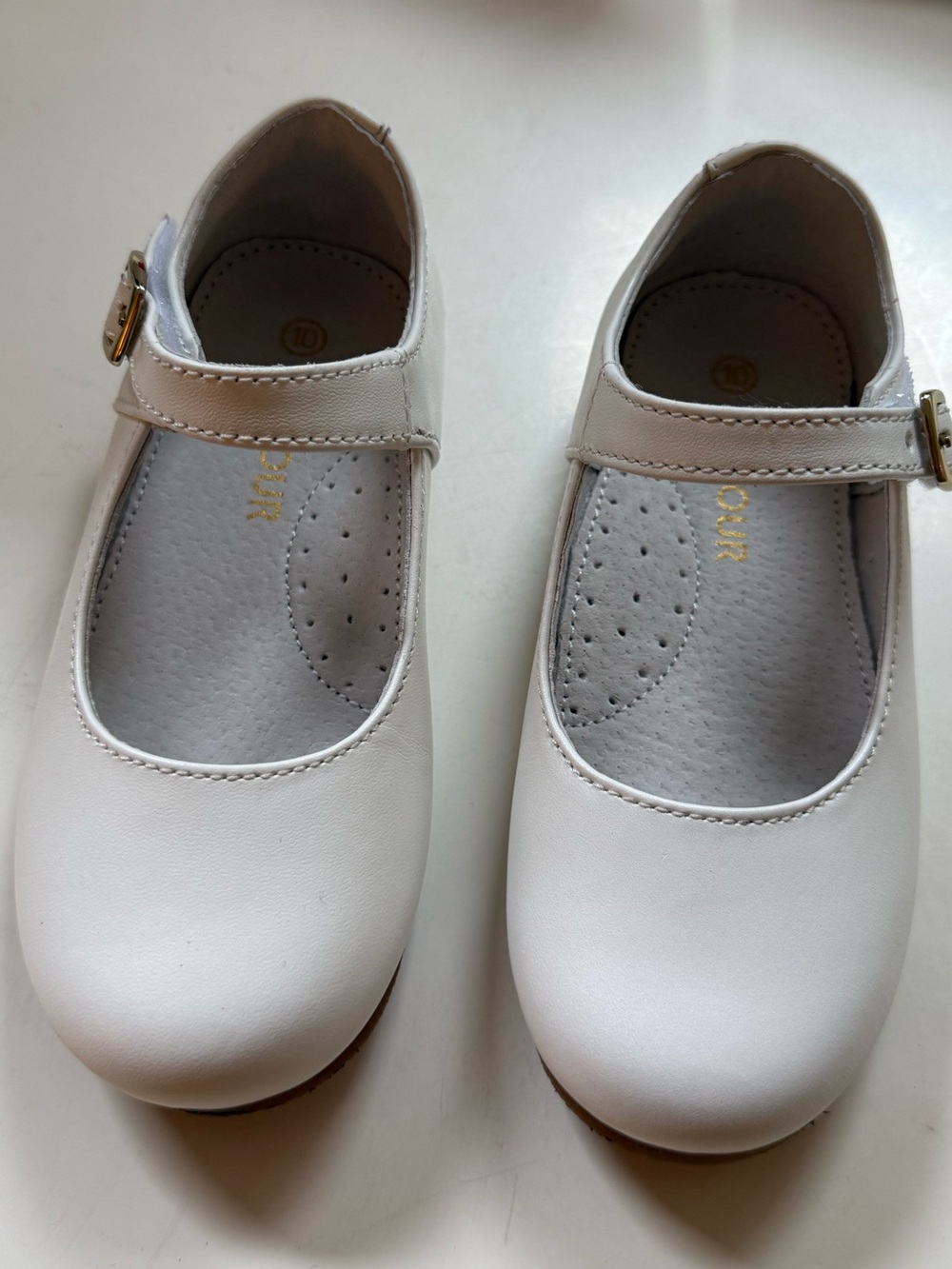 L'Amour Girls White Mary Jane Dress Shoes with Gold Buckle